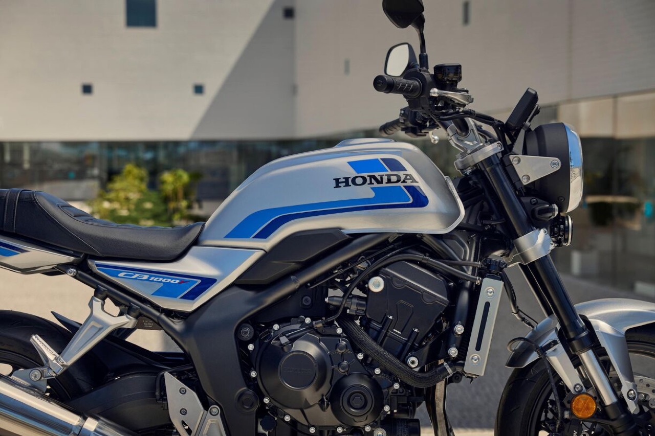 cb1100