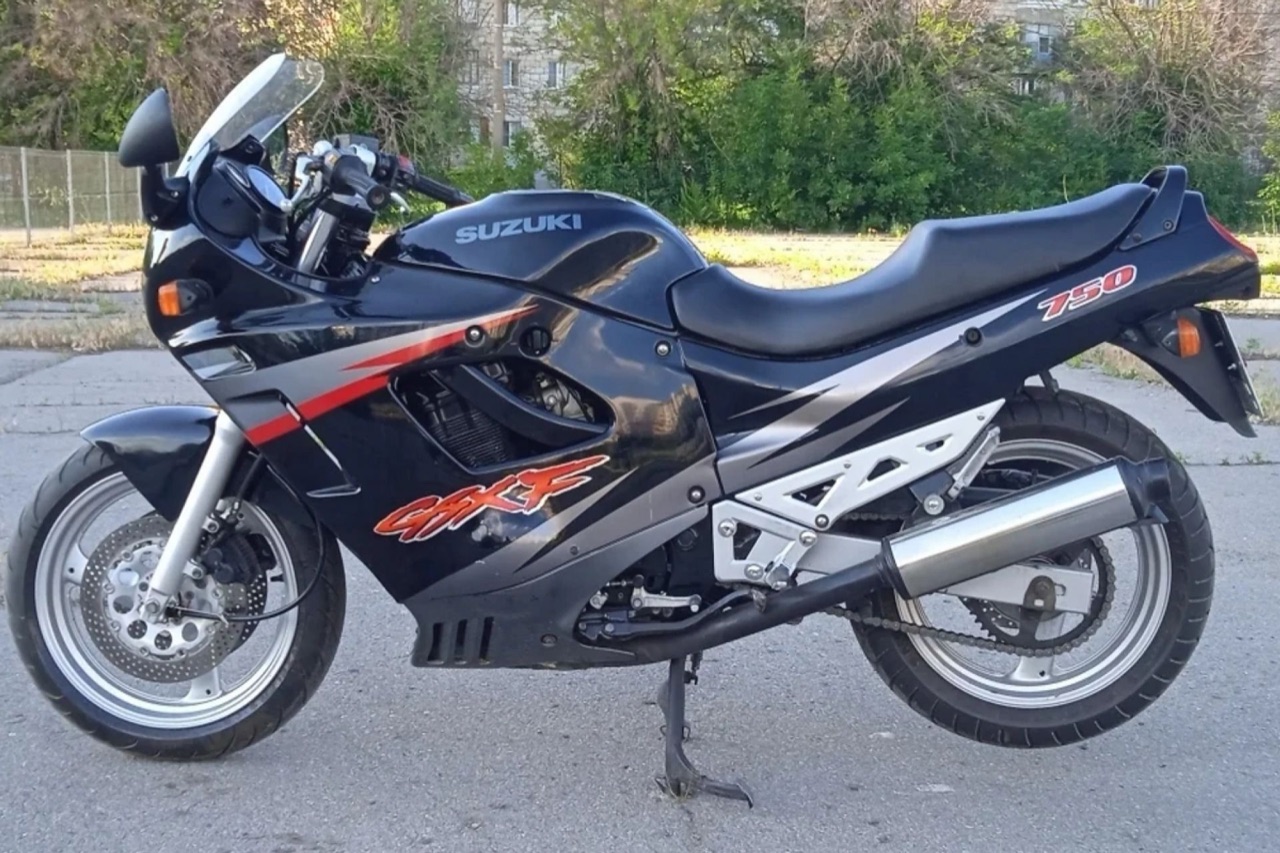 1996 Suzuki GSX-F750 Katana