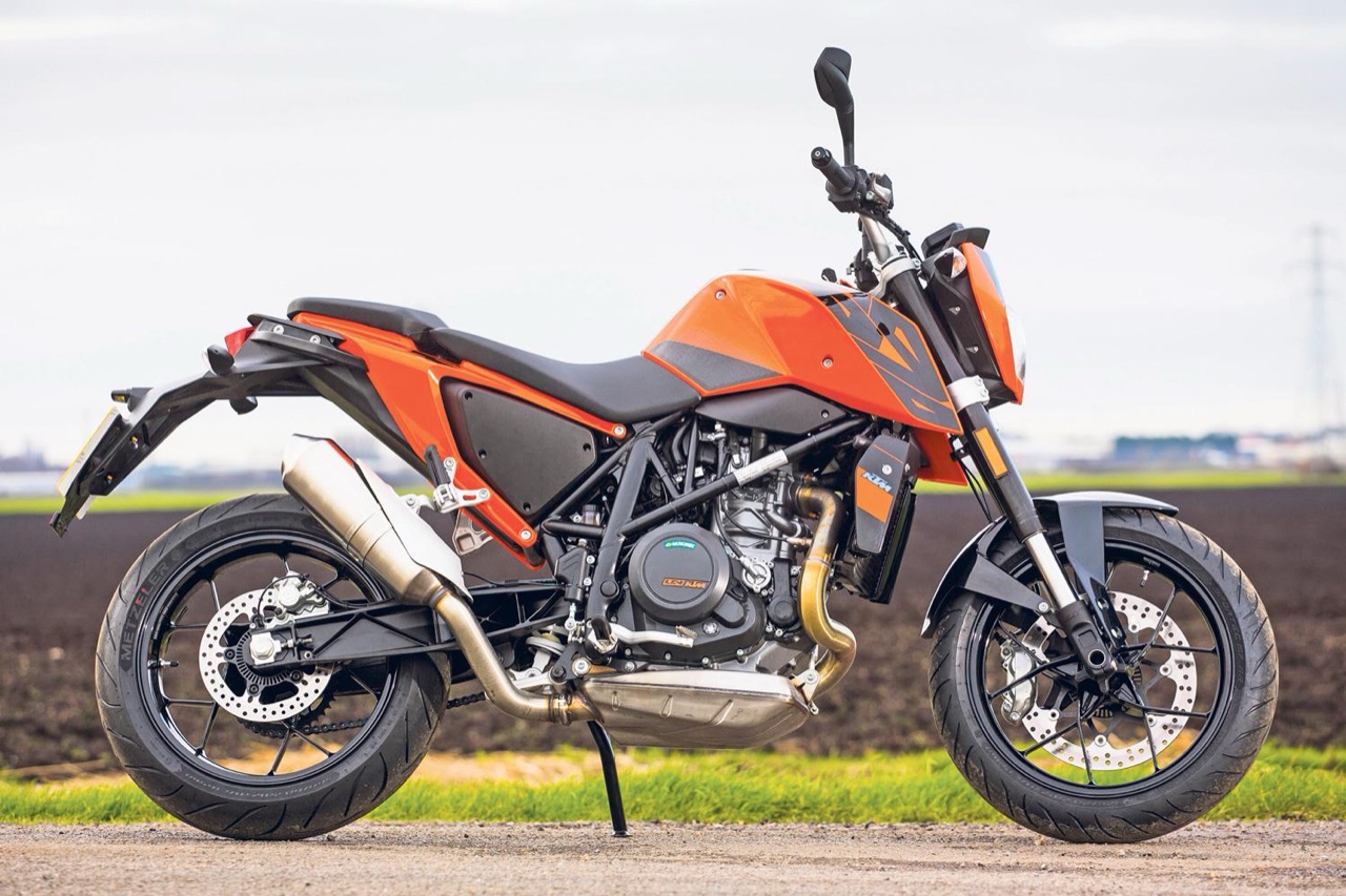 2016 KTM 690 Duke R