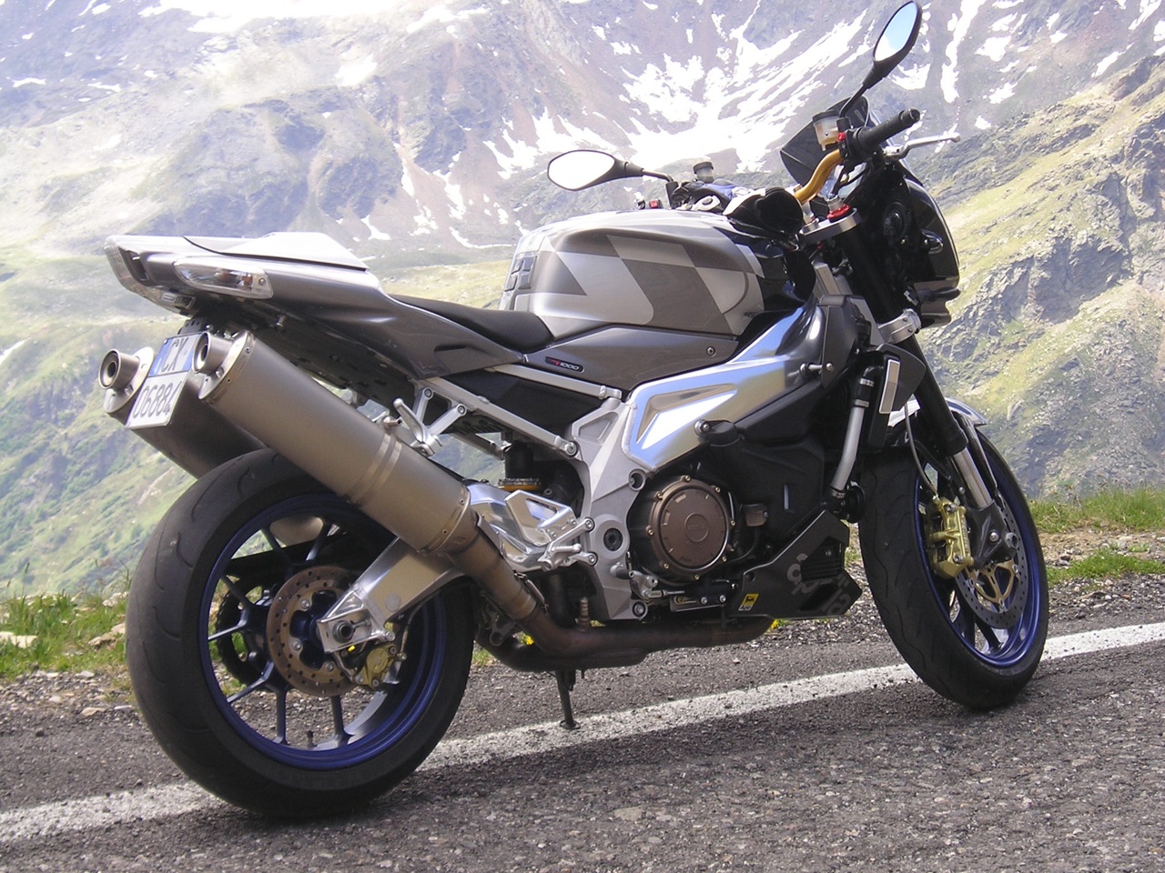2006 Tuono 1000 R